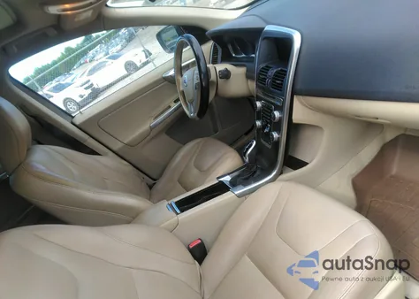 2015 Volvo Xc60 T5/T5 Premier z USA, uszkodzony, nr VIN YV4612RK8F2743166